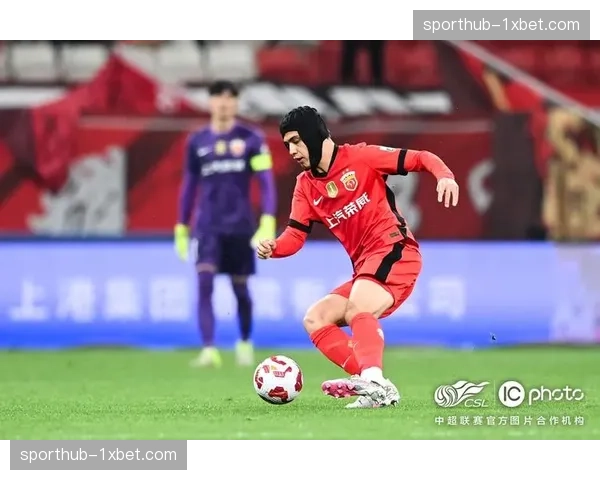 罗慕洛蓉城中场调度核心 传球成功率保持高水平